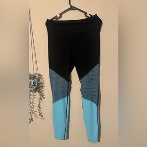 Old Navy Active- large- Black and blue Leggings